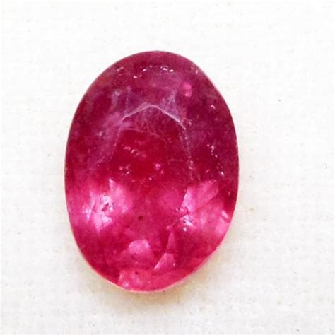 Toradh íomhá ar Ruby Gemstone