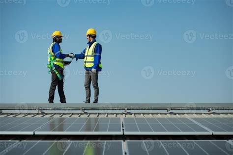 Toradh íomhá ar Software Engineer Handshake