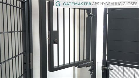 Afbeeldingsresultaten voor Two-Way Self Closing Gate