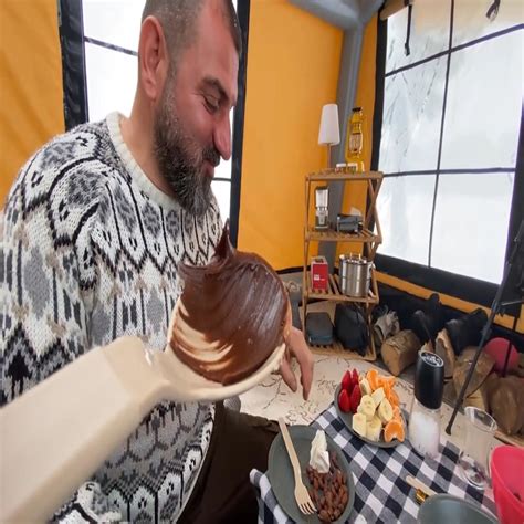 Toradh íomhá ar Camping in Snow