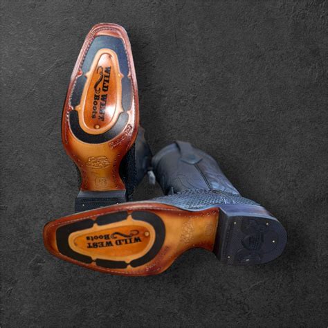 Toradh íomhá ar Matte Black Python Skin