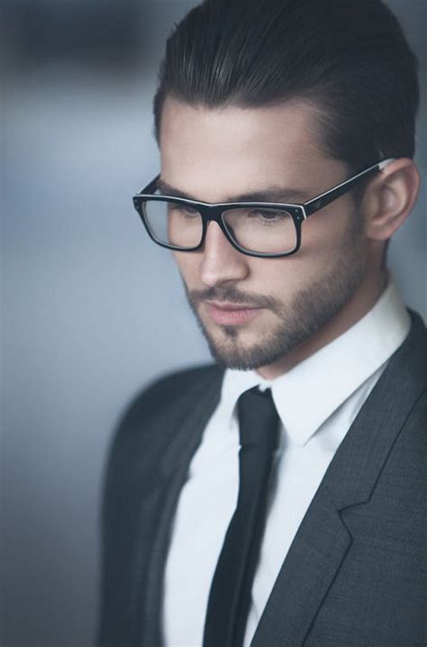 Modeling Spectacles Man に対する画像結果