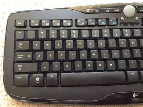 Afbeeldingsresultaten voor Logitech Keyboard with Volume Control