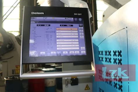 Toradh íomhá ar Octagonal Pole Drop Testing Machine