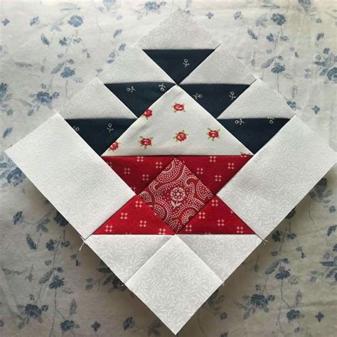 Image result for Tutorial for Pineapple Quilt Block