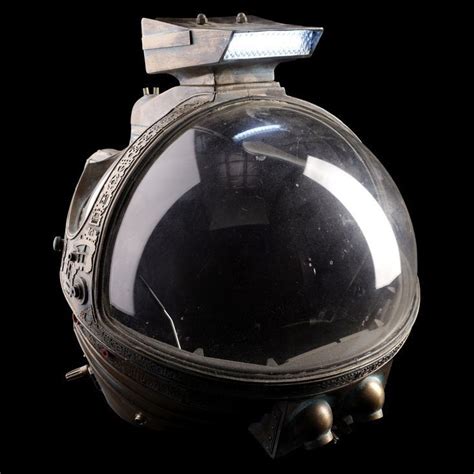 Lot # 21: ALIEN (1979) - Replica Light-Up Spacesuit Helmet