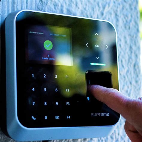 Computer Access Control Badge に対する画像結果