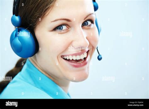 Toradh íomhá ar Call Center Operator