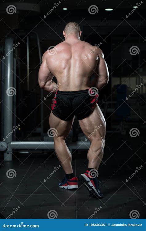 Afbeeldingsresultaten voor Bodybuilder Standing