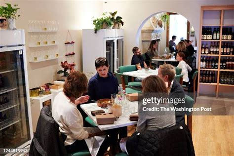 Toradh íomhá ar Rectangular Bar Hi Top Table