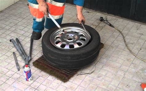 Afbeeldingsresultaten voor How to Remove a Tire From a Rim