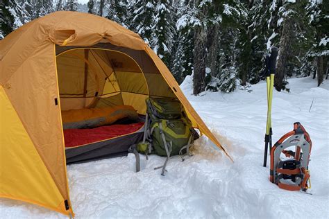Toradh íomhá ar Camping in Snow