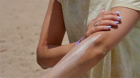 How to Make Your Own Sunscreen に対する画像結果