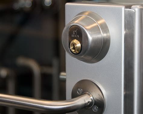 Door including Lock に対する画像結果