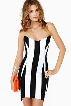 Toradh íomhá ar Symmetrical Formal Balance