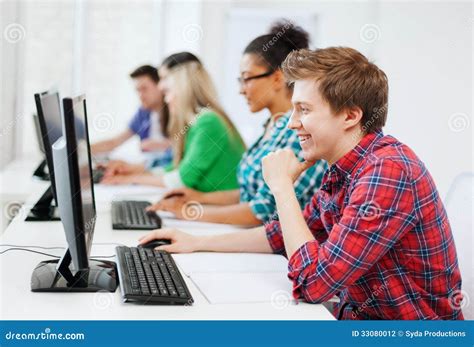 Student On Computer Stock Image に対する画像結果