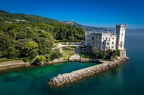 Triest Island に対する画像結果