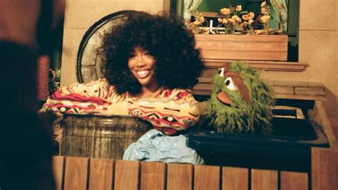 Toradh íomhá ar Sza No More Hiding