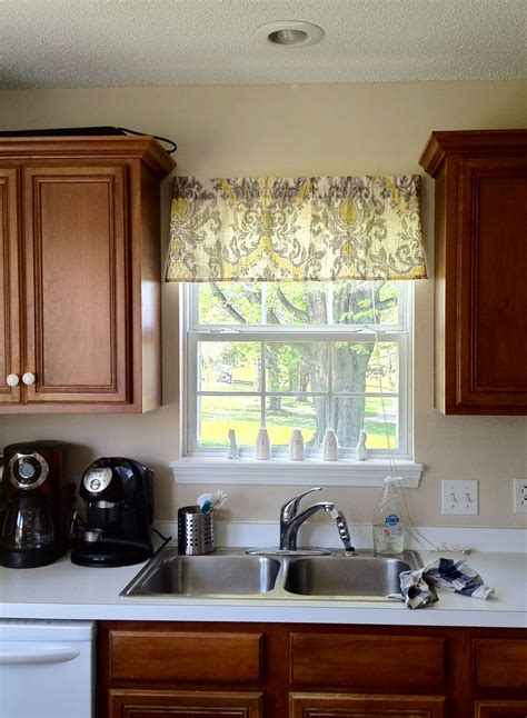 Simple Kitchen Valance に対する画像結果