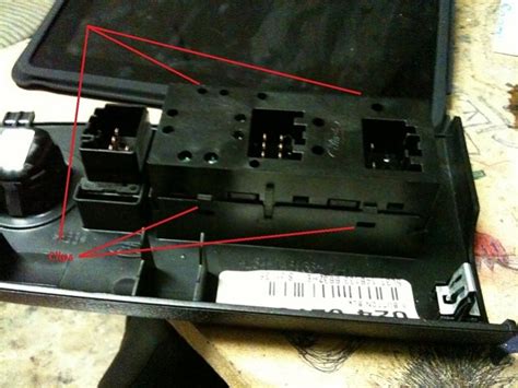 Toradh íomhá ar Ford F 150 Window Switch Problem