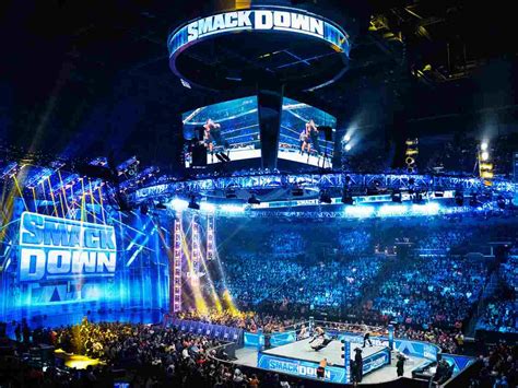 Toradh íomhá ar Female Embarrassing Photo