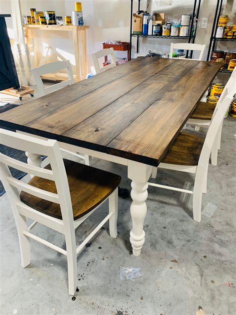 Rustic Country Style Dining Table with Bench に対する画像結果
