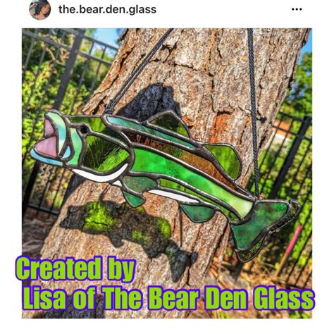 Toradh íomhá ar Stained Glass Bass Fish Pattern