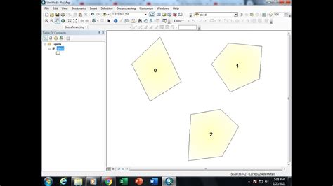 Copy One Entry to Another Shapefile in ArcMap に対する画像結果