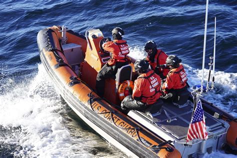 Us Coast Guard Search and Rescue に対する画像結果