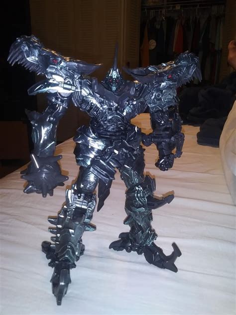 Living Transformers Giant Robots に対する画像結果