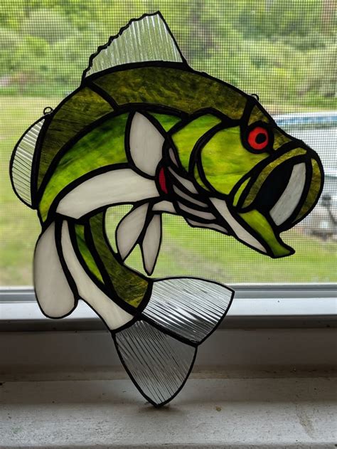 Toradh íomhá ar Stained Glass Bass Fish Pattern