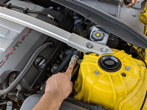 Chevy Key FOB How to Change Battery に対する画像結果