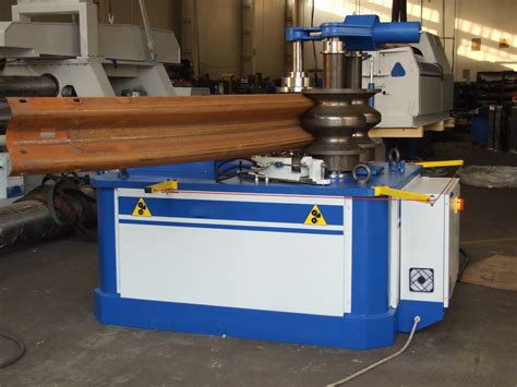 Toradh íomhá ar Vertical Stretch Forming Machine