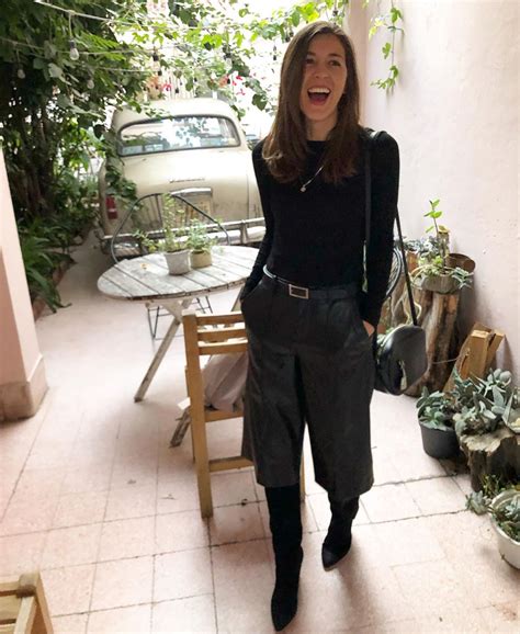 Toradh íomhá ar Outdated Clothes