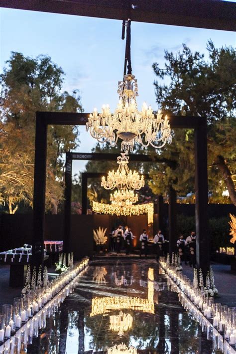 Toradh íomhá ar All-Black Glam Wedding