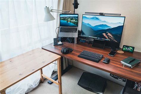 Computer Desk Views に対する画像結果