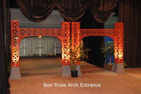 Entrance Arch Design with Truss に対する画像結果