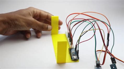 Arduino Solar Tracker 3D Printed に対する画像結果