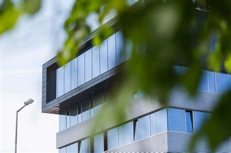 Metal Cladding Office Building に対する画像結果