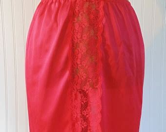 Red Mini Half Slip に対する画像結果