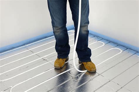 Underfloor Heating Installation Overlay に対する画像結果