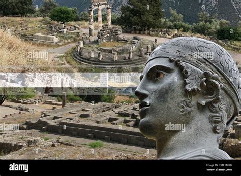 Toradh íomhá ar Famous Oracle of Delphi