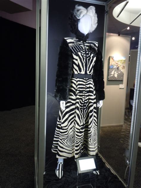 Glenn Close Cruella De Vil Costumes के लिए छवि परिणाम