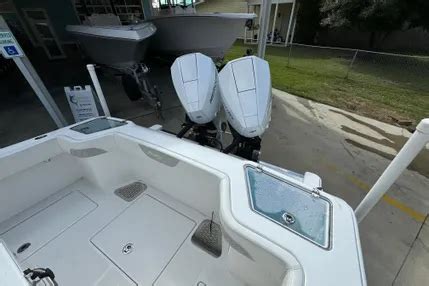 Afbeeldingsresultaten voor Center Console 26 with Trolling Motor