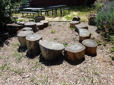 Tree Stump Bench に対する画像結果