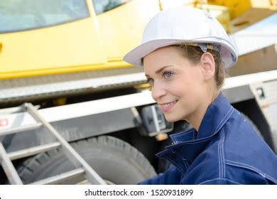 Crane Withe Woman Operator に対する画像結果