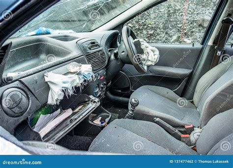 Exploded-View Airbag に対する画像結果