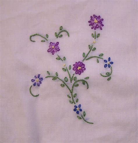 Simple Embroidery Flower Designs に対する画像結果