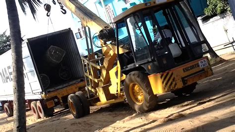 Afbeeldingsresultaten voor Unloading Logs From Container