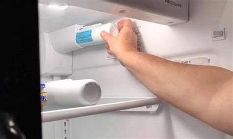 How to Remove Water Filter in Frigidaire Refrigerator に対する画像結果